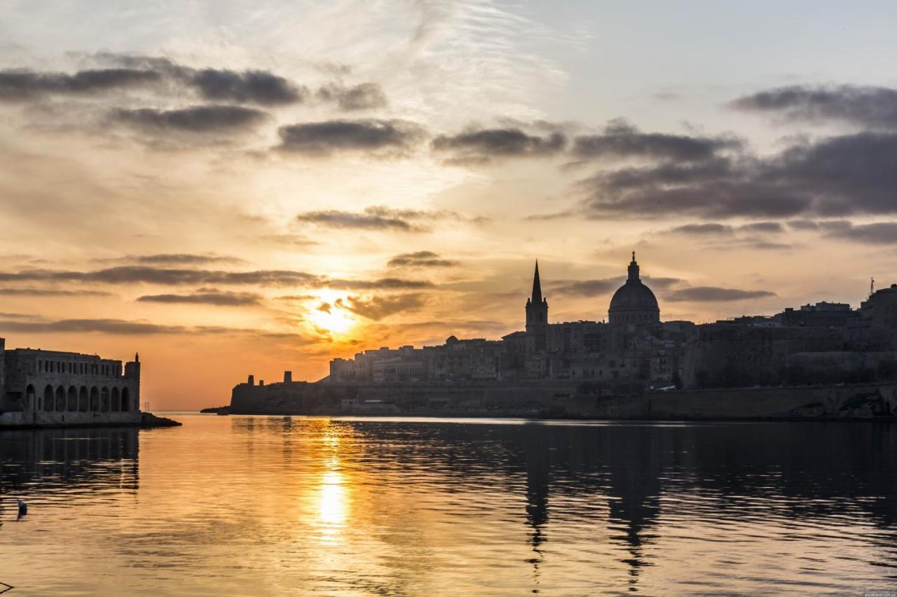 Marvellous Apartment With Valletta And Harbour Views Sliema Zewnętrze zdjęcie