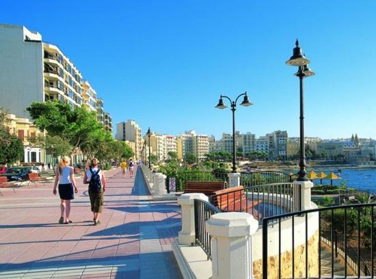 Marvellous Apartment With Valletta And Harbour Views Sliema Zewnętrze zdjęcie